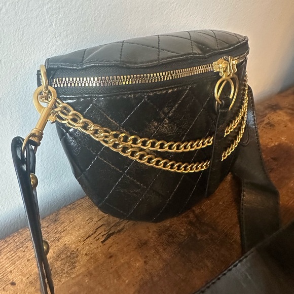 Black Quilted Crossbody Bag with Gold Chain Faux Leather Adjustable NWT - Picture 4 of 8